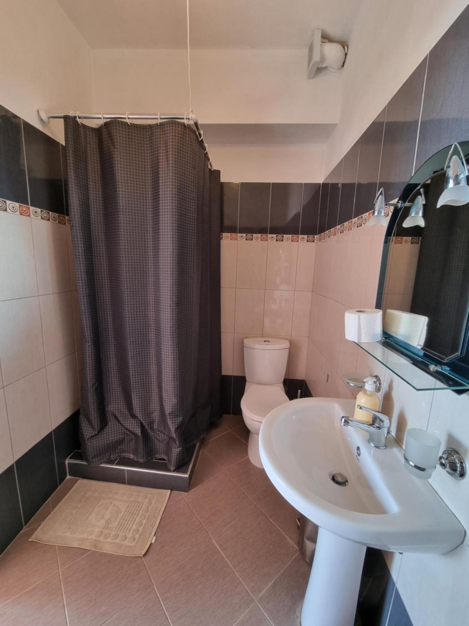 Let Rooms Lukova Ngoại thất bức ảnh